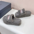 THICK-SOLED SLIPPERS IN GRAY WOOL