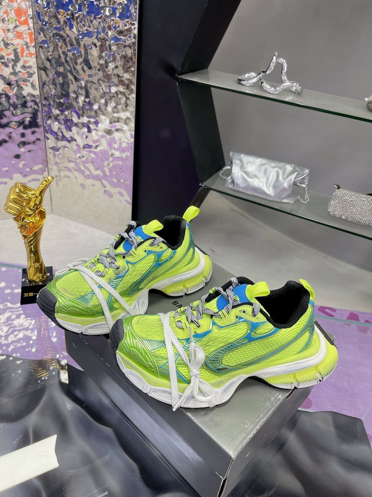 3XL SNEAKER IN NEON GREEN MESH AND POLYURETHANE