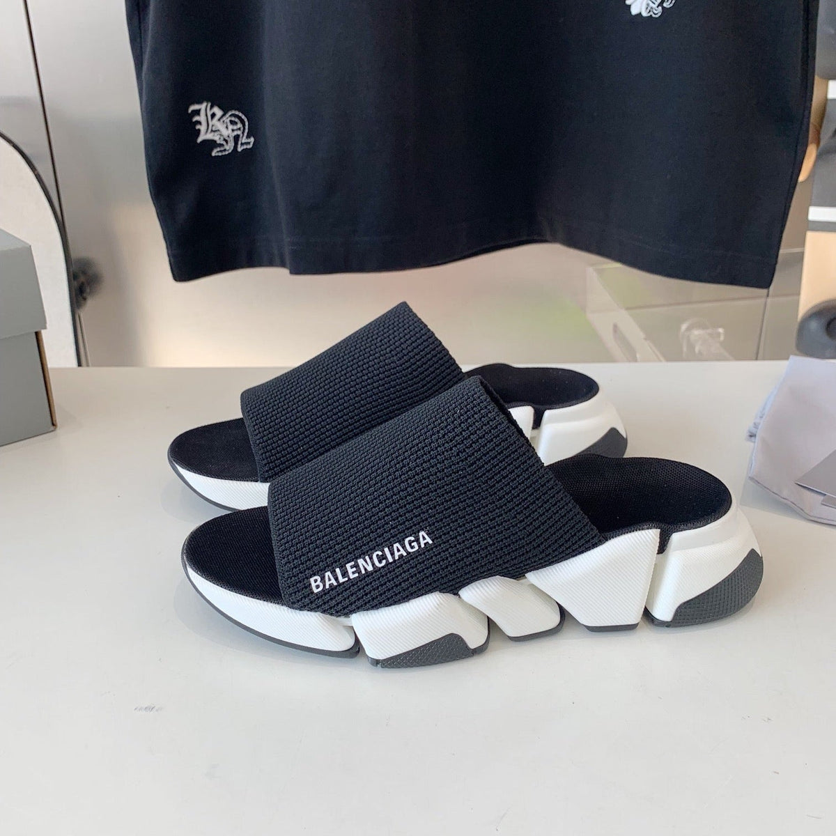 SPEED 2.0 SLIDE SANDAL IN BLACK RECYCLED KNIT AND WHITE SOLE