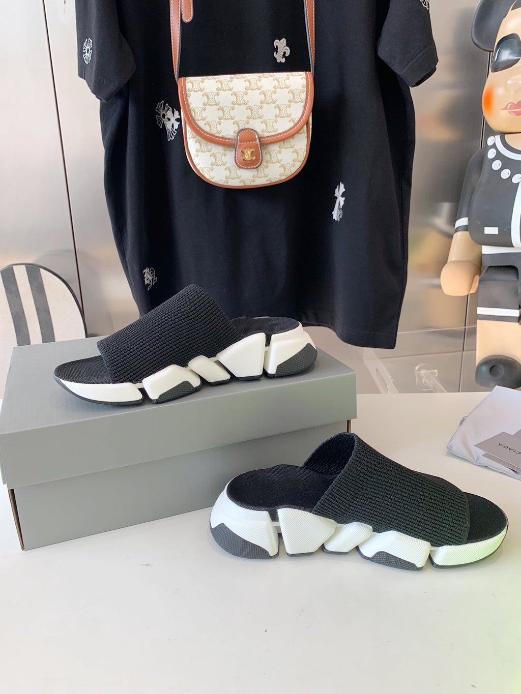 SPEED 2.0 SLIDE SANDAL IN BLACK RECYCLED KNIT AND WHITE SOLE