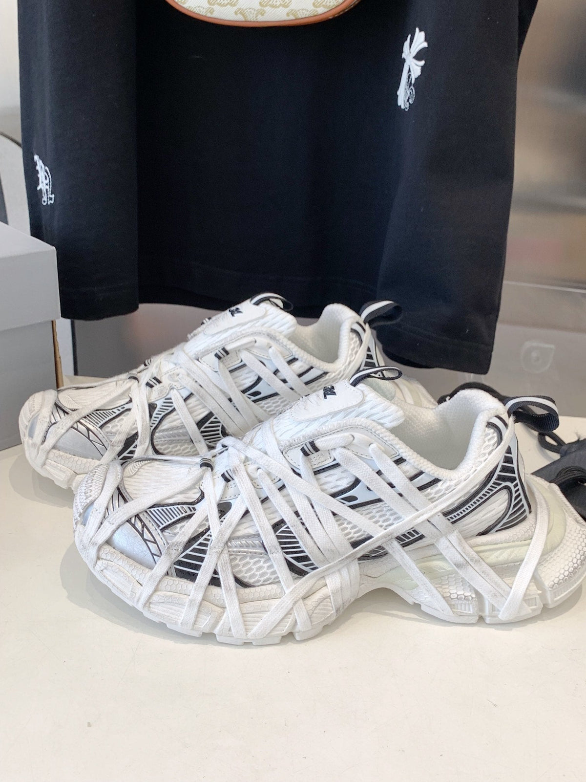 3XL EXTREME LACE SNEAKER WHITE AND SILVER