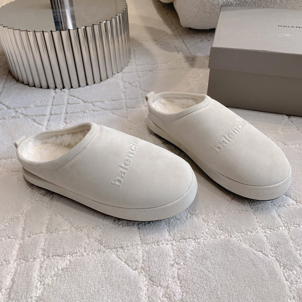 ALASKA SLIPPER IN WHITE SUEDE