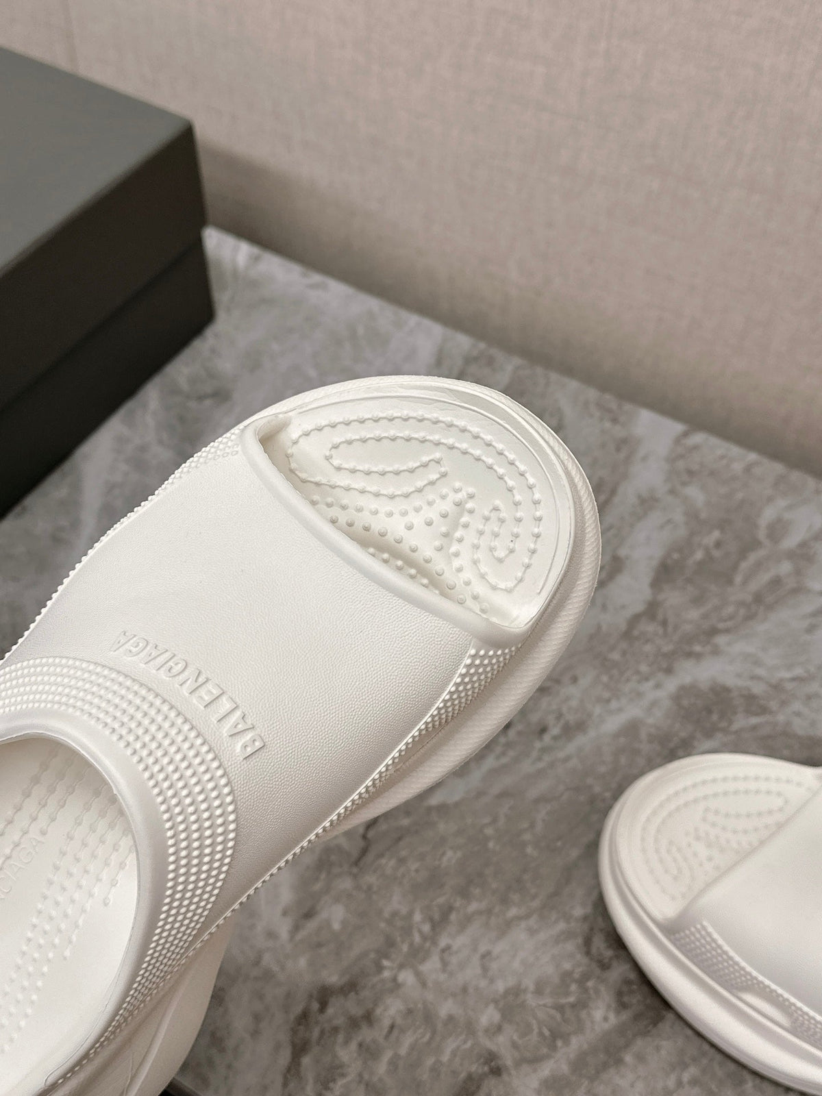POOL CROCS SLIDE SANDAL IN WHITE RUBBER